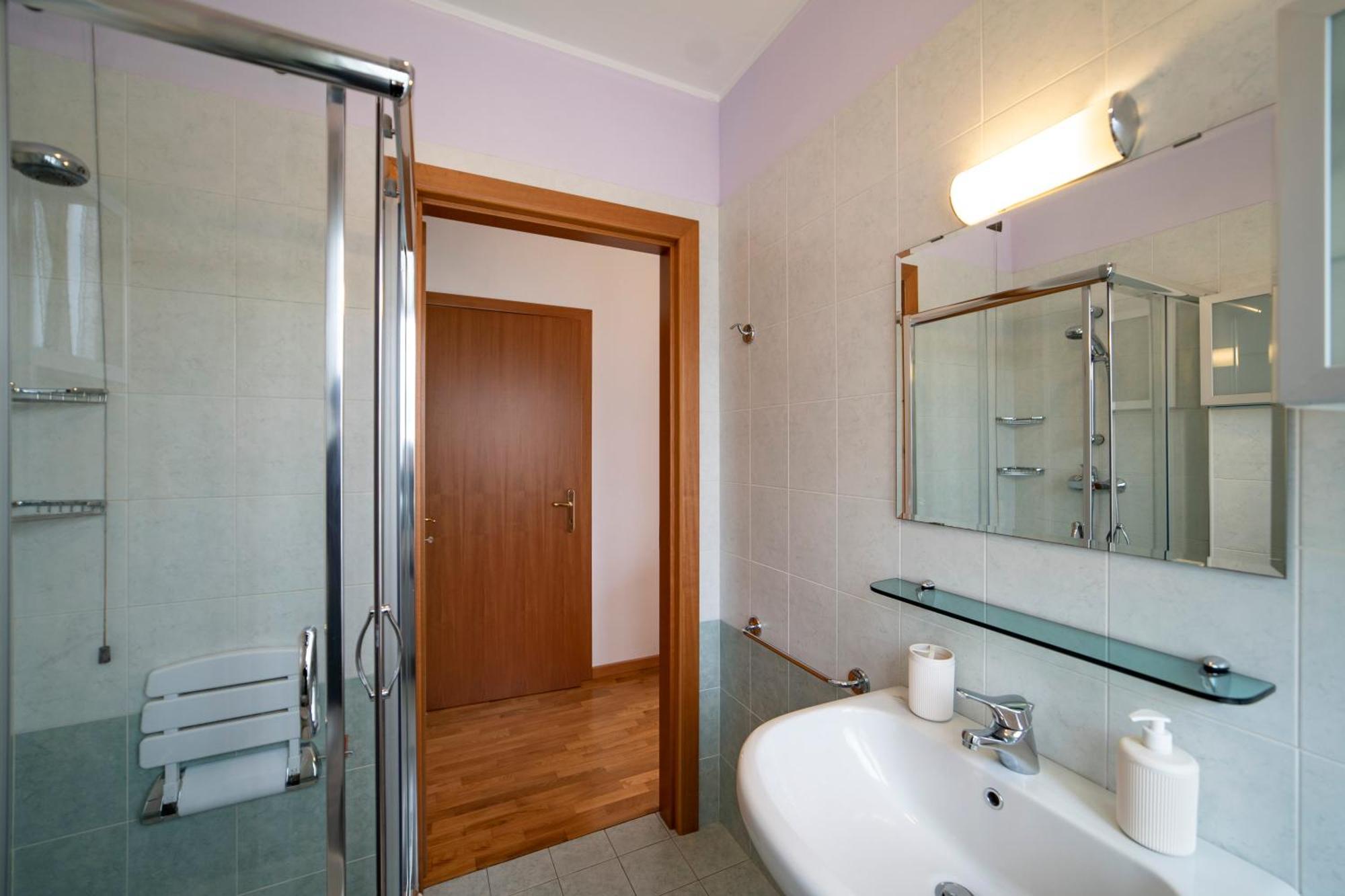 In Suite Lake 3 Pilzone Exterior photo